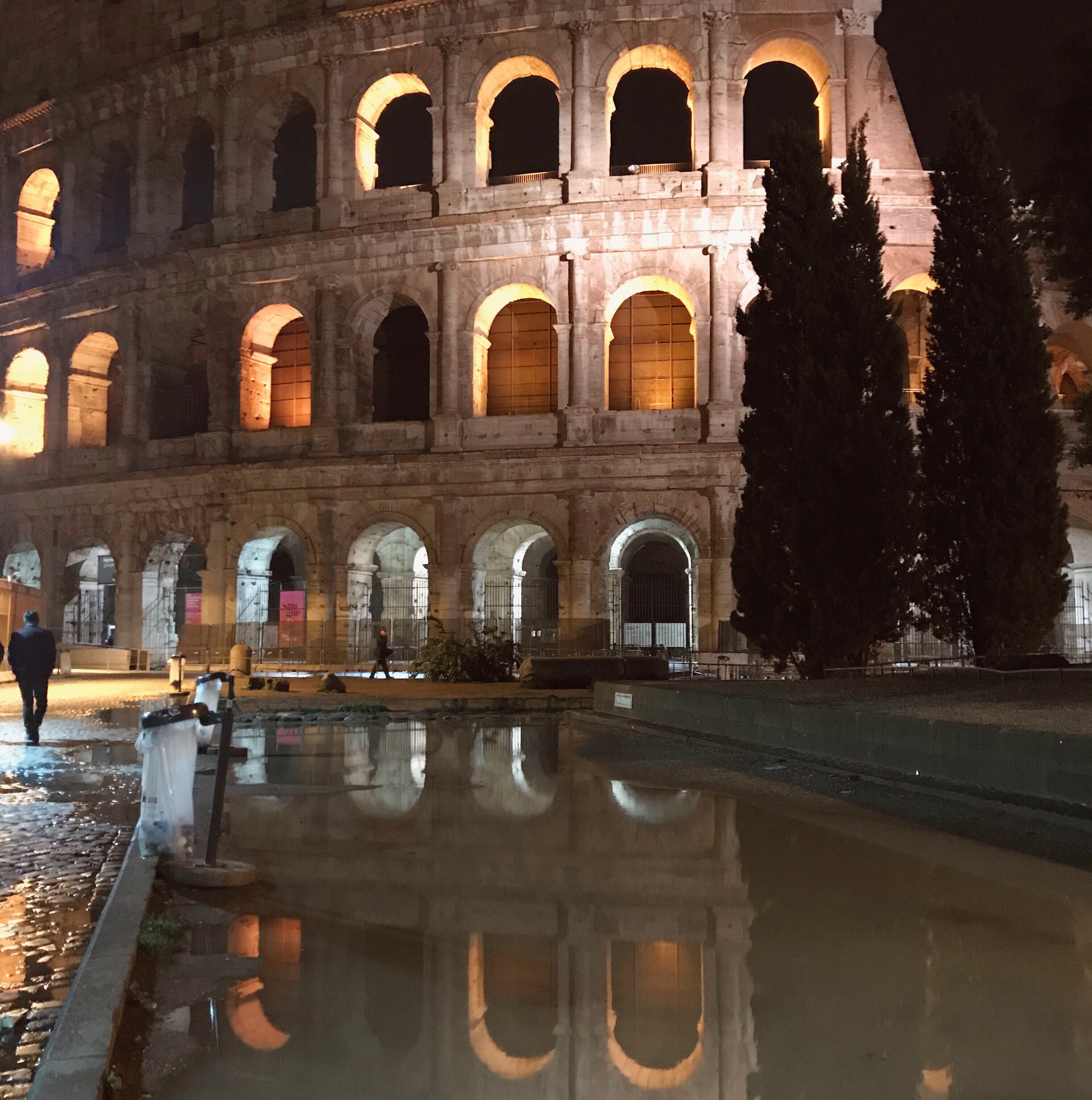 Nighttime Colosseum Tour with The Roman Guy
